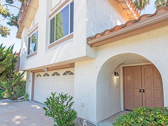 3rd image of 2413 Carriage Cir