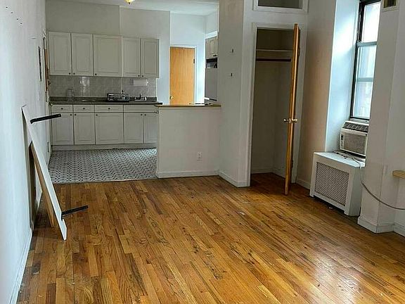 3rd image of 256 E 89th St APT 2
