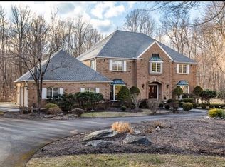 18 Grouse Ln, Woodbridge, CT 06525