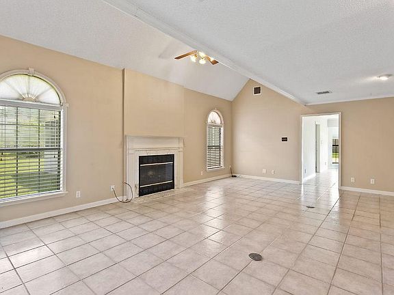 3rd image of 1026 Tan Tara Cir