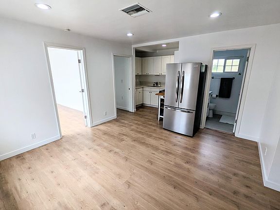 5th image of 7737 Alcove Ave