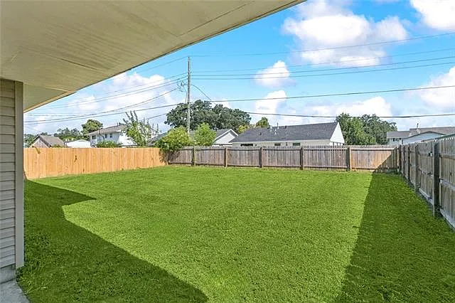 144 Yvonne Dr — Photo 3