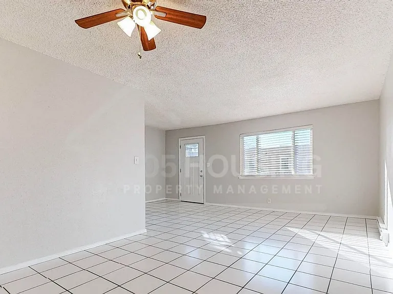 12013 Stilwell Pl NE — Photo 13
