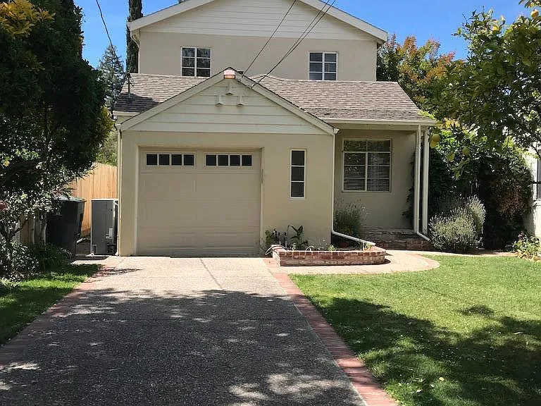 1460 College Ave — Photo 1