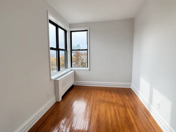 9747 Shore Road image 4 of 8