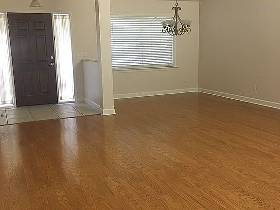 2nd image of 835 23rd Ave