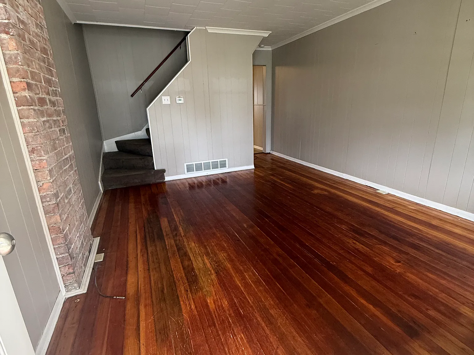 193 Maple St — Photo 2