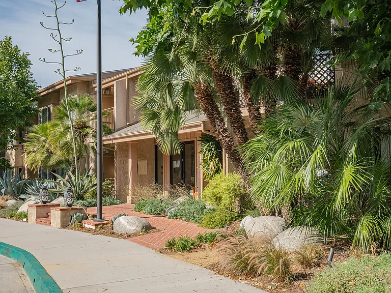 Valley Oaks Village — Photo 61