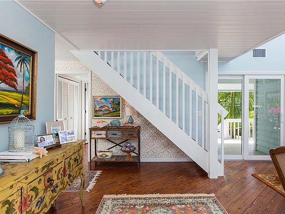 4th image of 2095 Island Dr