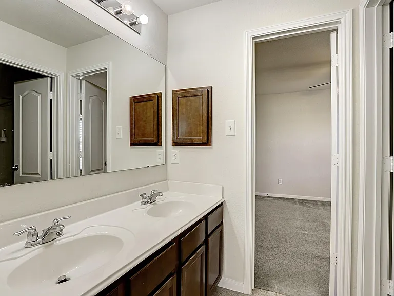 25806 Westbourne Dr — Photo 10