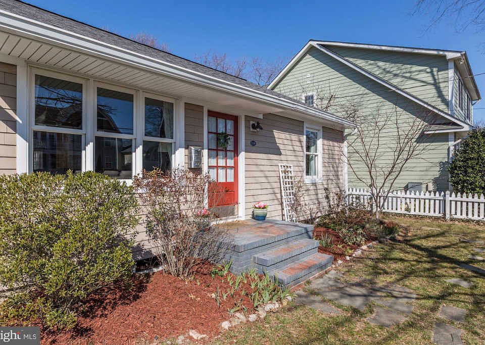 1st image of 1110 Boucher Ave