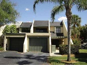 1st image of 370 Fern Dr