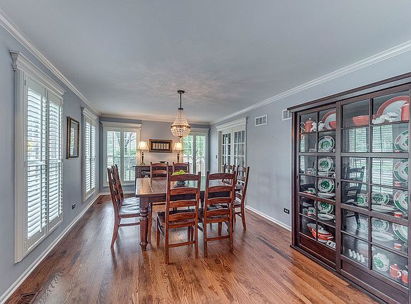 4th image of 2624 Newport Dr