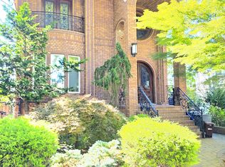 28 Gansevoort Blvd #2, Staten Island, NY 10314