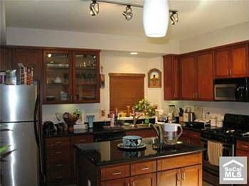 4th image of 3802 Harriman Ave