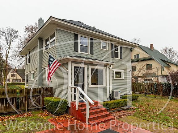 2nd image of 917 Bonnie Brae St