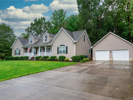 492 20th Ave Ne Hickory Nc 28601 Zillow