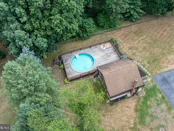 2nd image of 110 Southside Dr