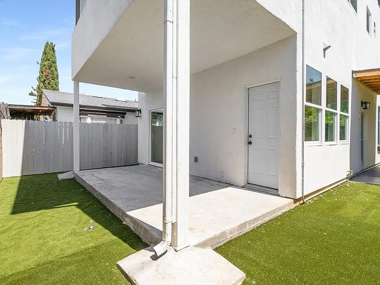 12971 Calle De Las Rosas — Photo 19
