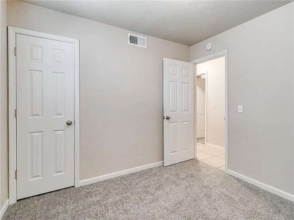 3 bed, 1.5 bath, 980 sqft, $1,250 — Photo 3