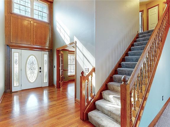 4th image of 4785 Riverwood Dr