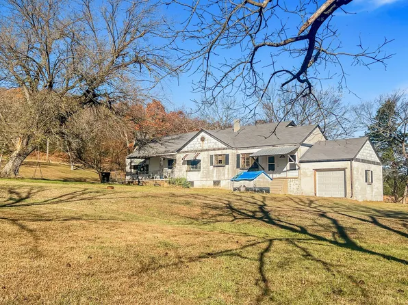 10208 N Farm Rd 173, Springfield, MO 65803