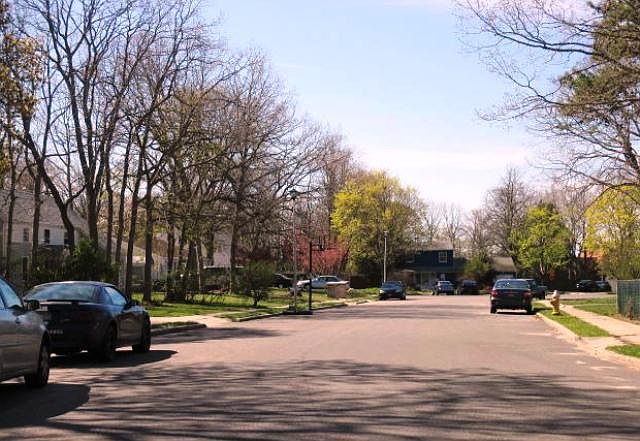 2nd image of 27 Lurcott Ln