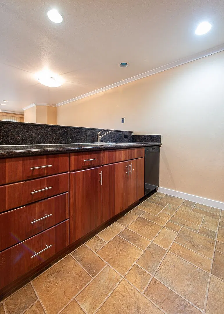 Charming North Queen Anne Living Prime Location Near Fremont & Lake Union — Photo 2