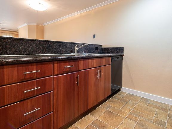 2nd image of 17 Etruria St Unit 103