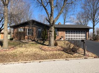 40 Matterhorn Dr, Glen Carbon, IL