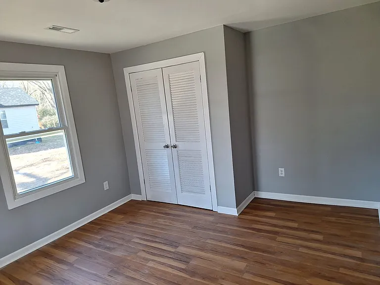 615 S Mountain St — Photo 8