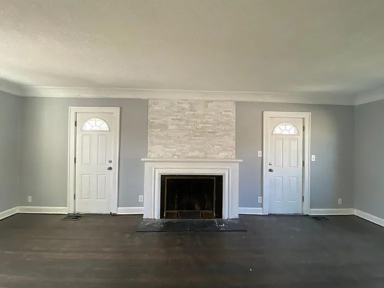 6043 Forest Ave — Photo 5
