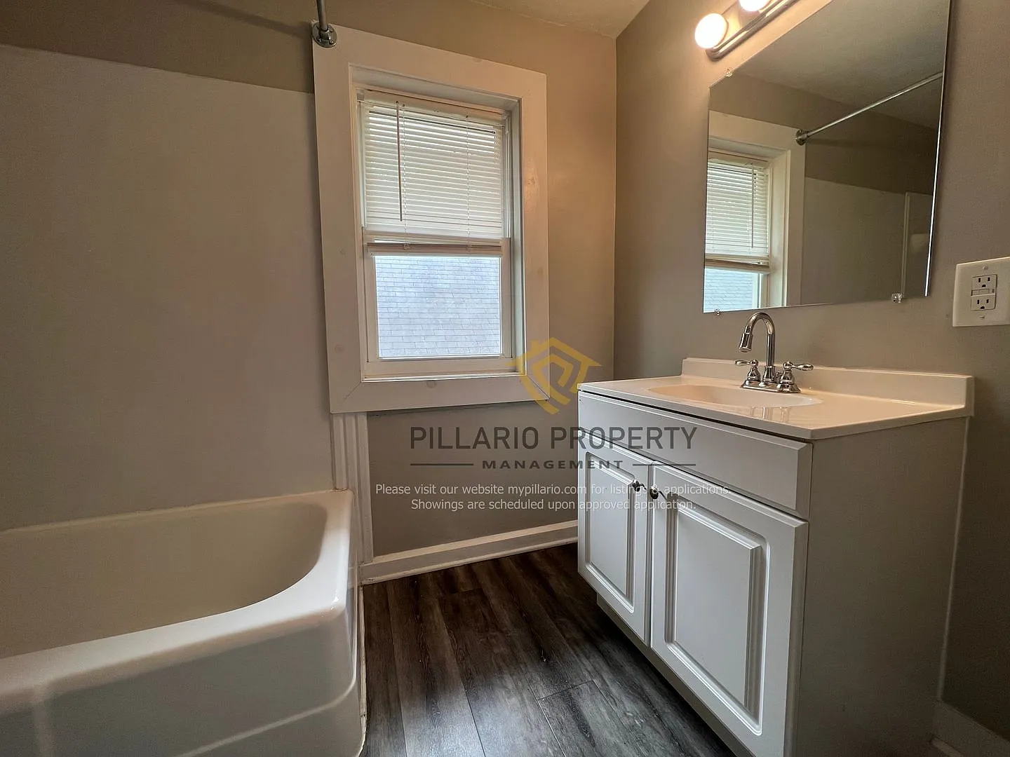 Updated 3 Bedroom, 1.5 Bathroom, Grace Tuxedo Beauty Available NOW! — Photo 4