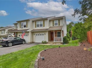 400 Cherry Ln, Hellertown, PA 18055
