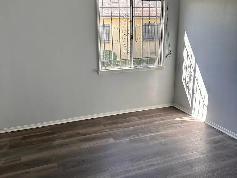 10949 S Western Ave #B — Photo 7