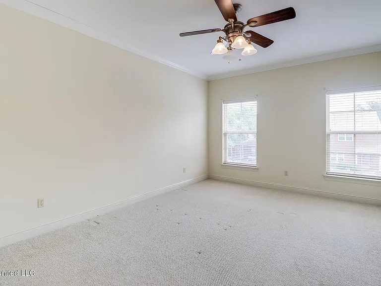 894 Jefferson Dr — Photo 14