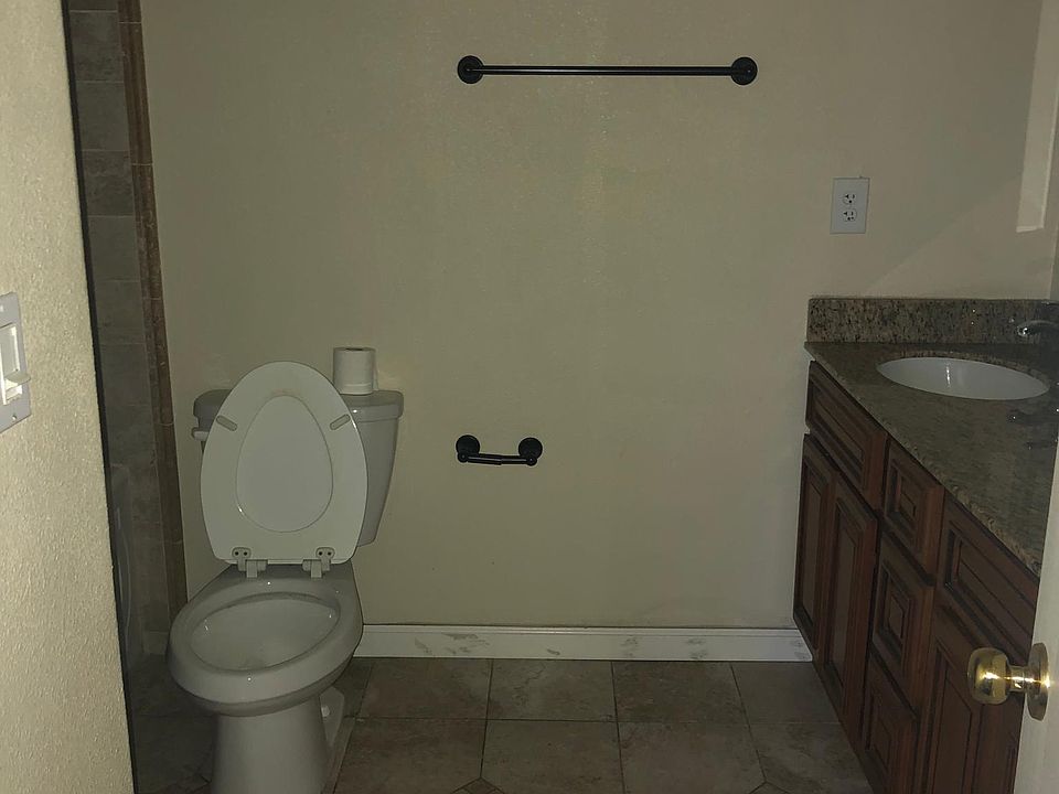 1st image of 595 Groth Dr