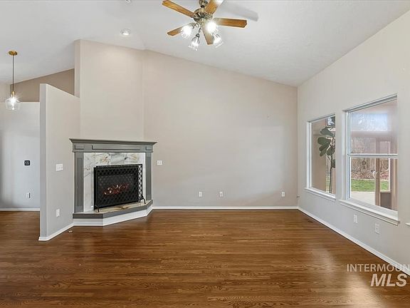 4th image of 2415 S Georgetown Way