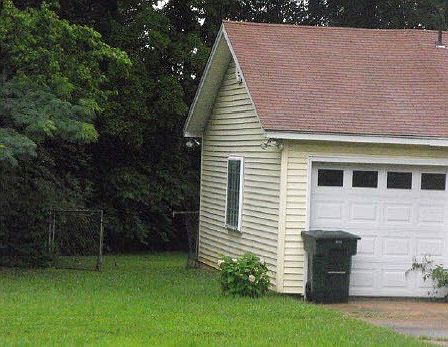 2nd image of 404 Fletcher Rd