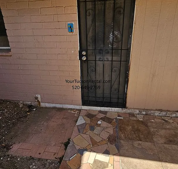 Greenlee — Photo 1