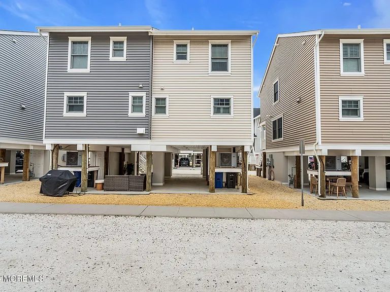 21 Shell Rd — Photo 32