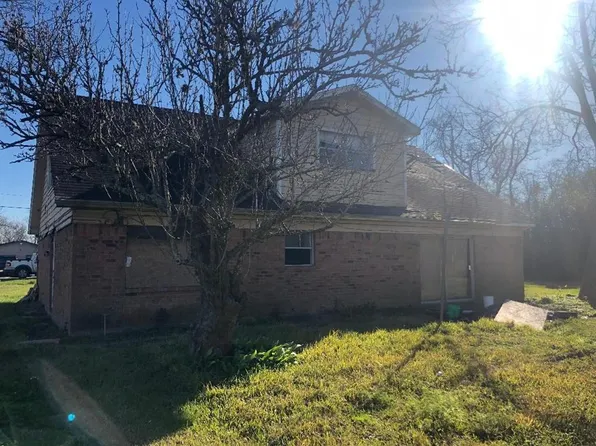 1216 W B St, La Porte, TX 77571