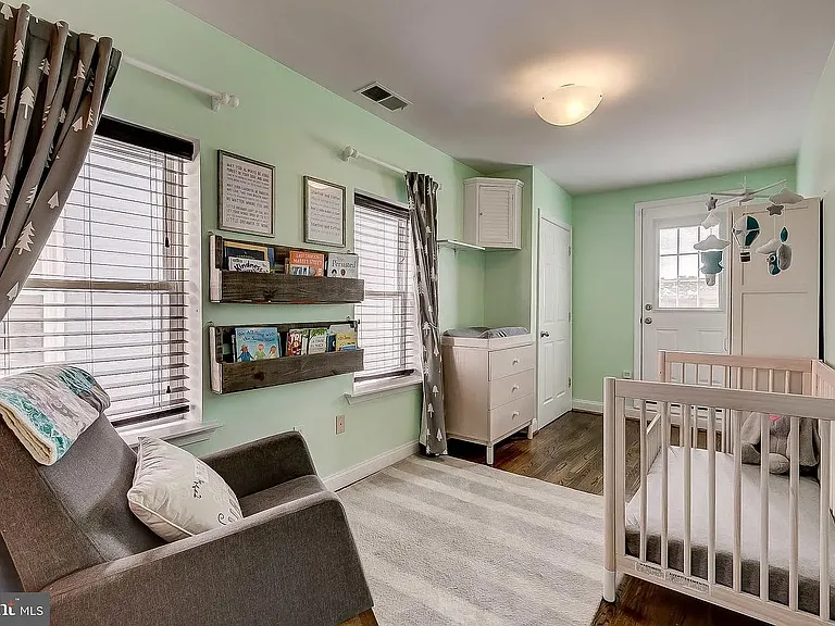 1636 S Hanover St — Photo 17
