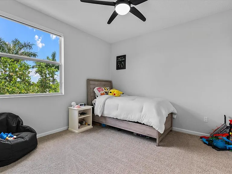 16493 Helix Ct — Photo 12