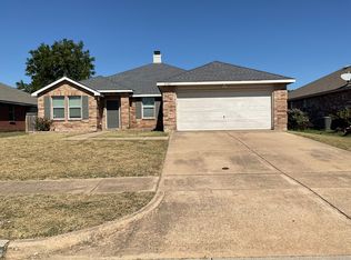 2108 Dayton Ln, Grand Prairie, TX 75052