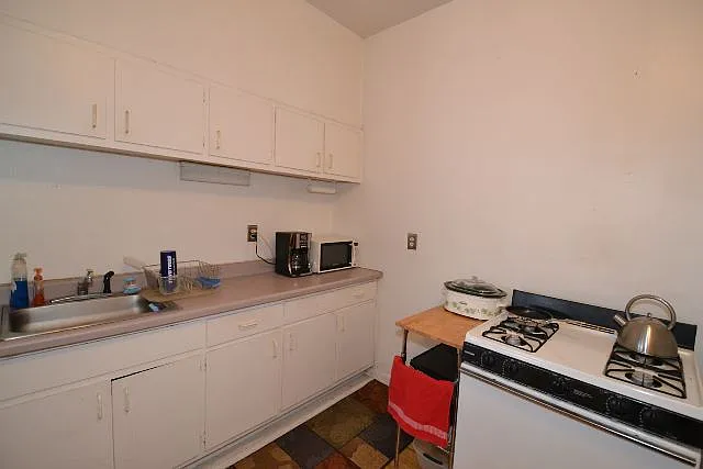 Phenomenal 1 Bed, 1 Bath at Waveland + Sheffield (Wrigleyville) — Photo 3