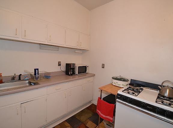 3rd image of 923 W Waveland Ave #D2