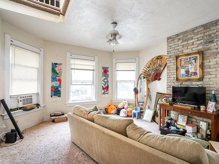 1627 N Farwell Ave #C — Photo 6