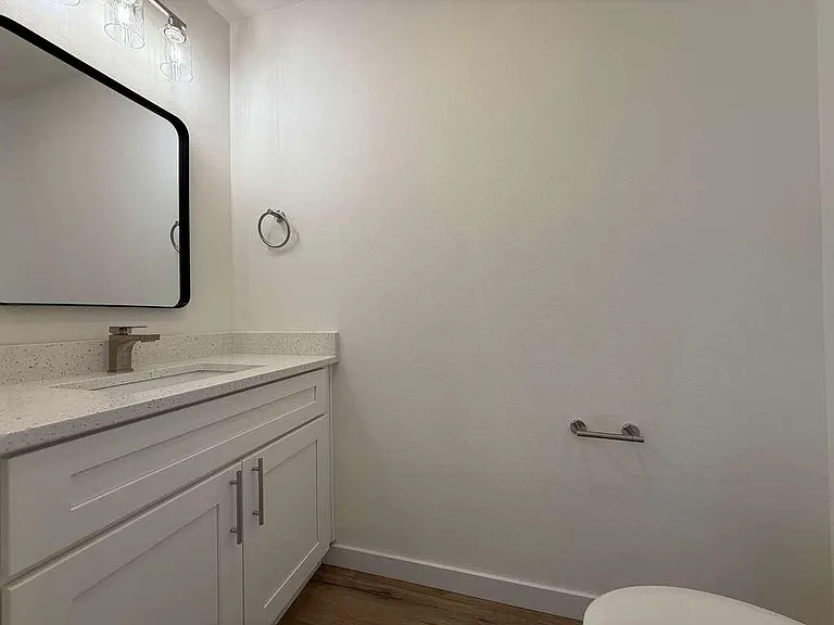 3925 E 32nd Ave #2 — Photo 9