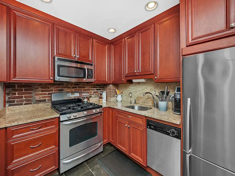 10 Washington St #2 — Photo 5